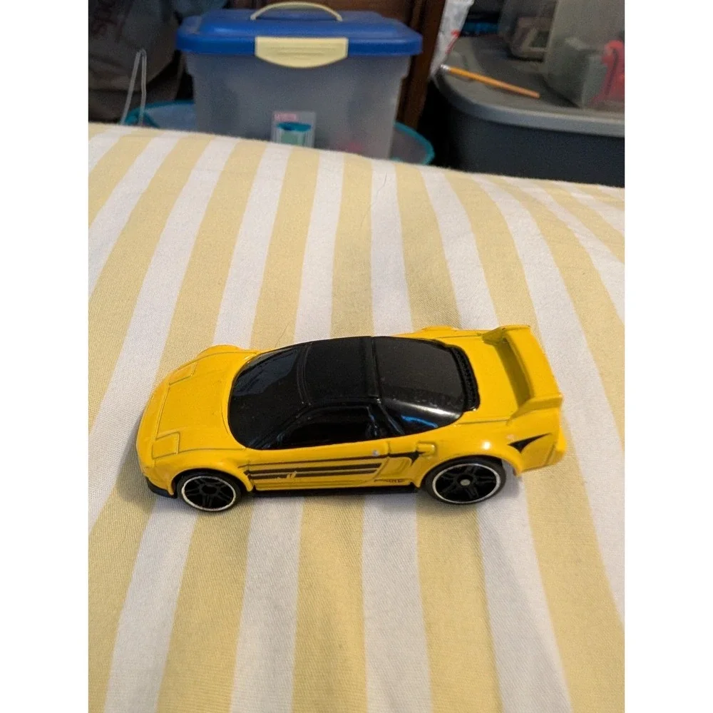 '90 Acura NSX * Yellow * 2017 Hot Wheels Nightburnerz 4/10 94/365 New On CardB38